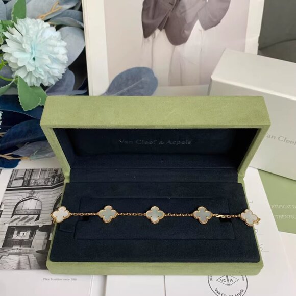 Van Cleef & Arpels  Bracelet - Picture 2 of 5